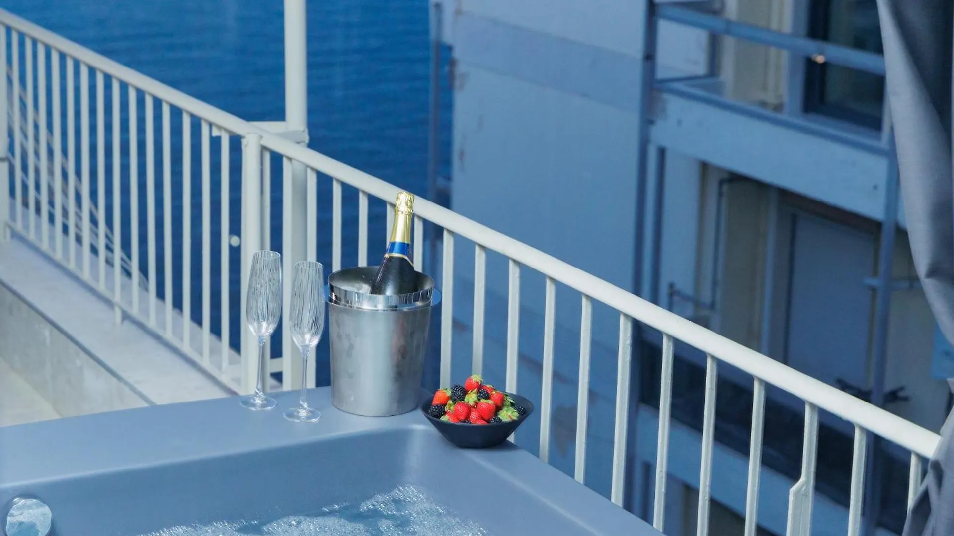 City Chic Penthouse 테살로니키 0*,