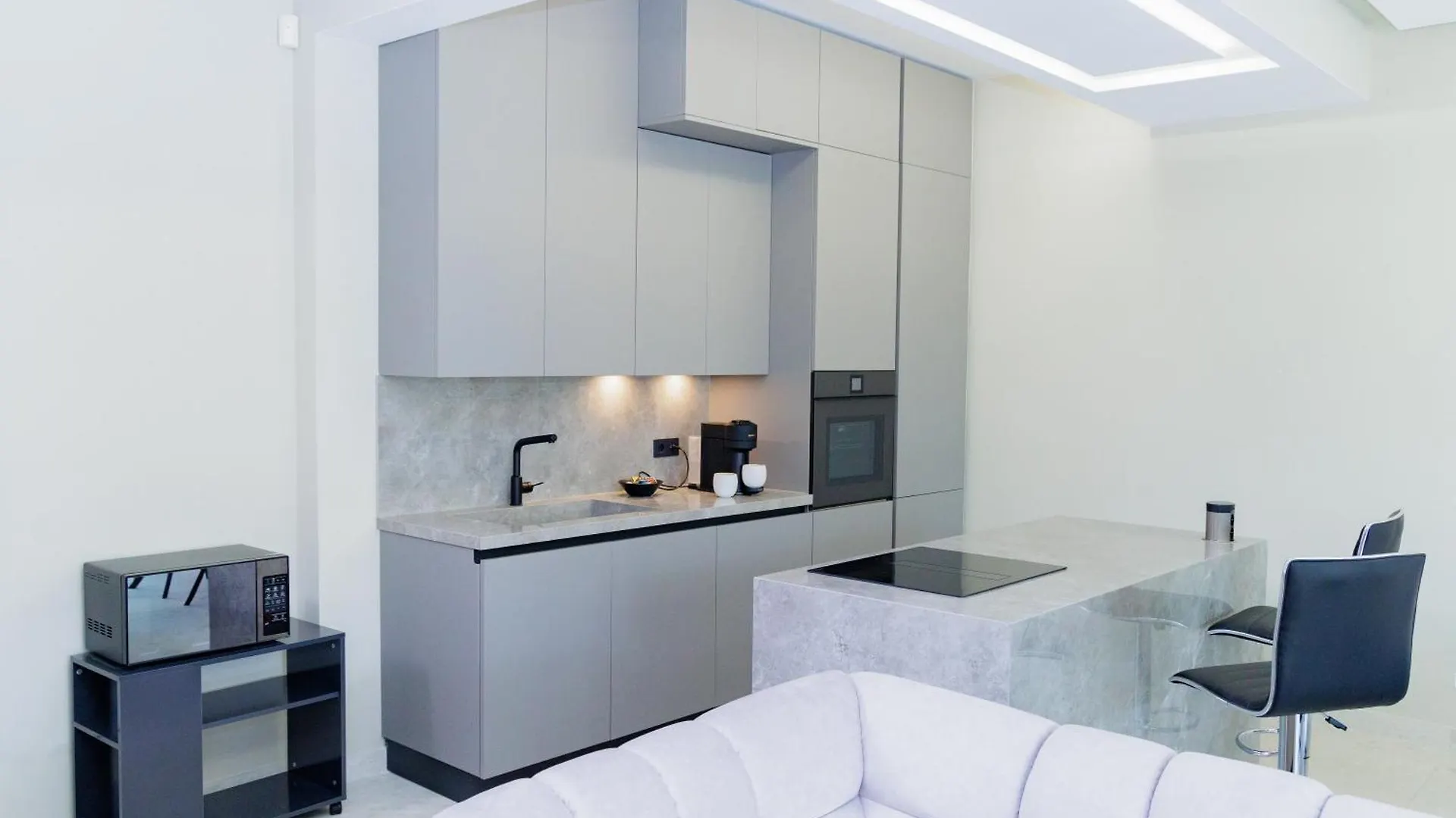 City Chic Penthouse 테살로니키 아파트