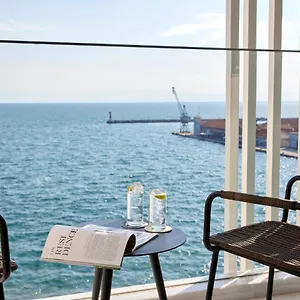 On - Small Luxury Of The World Thessalonique